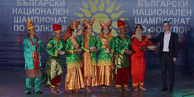 Tarian Piring Menang Lomba Folklore Internasional